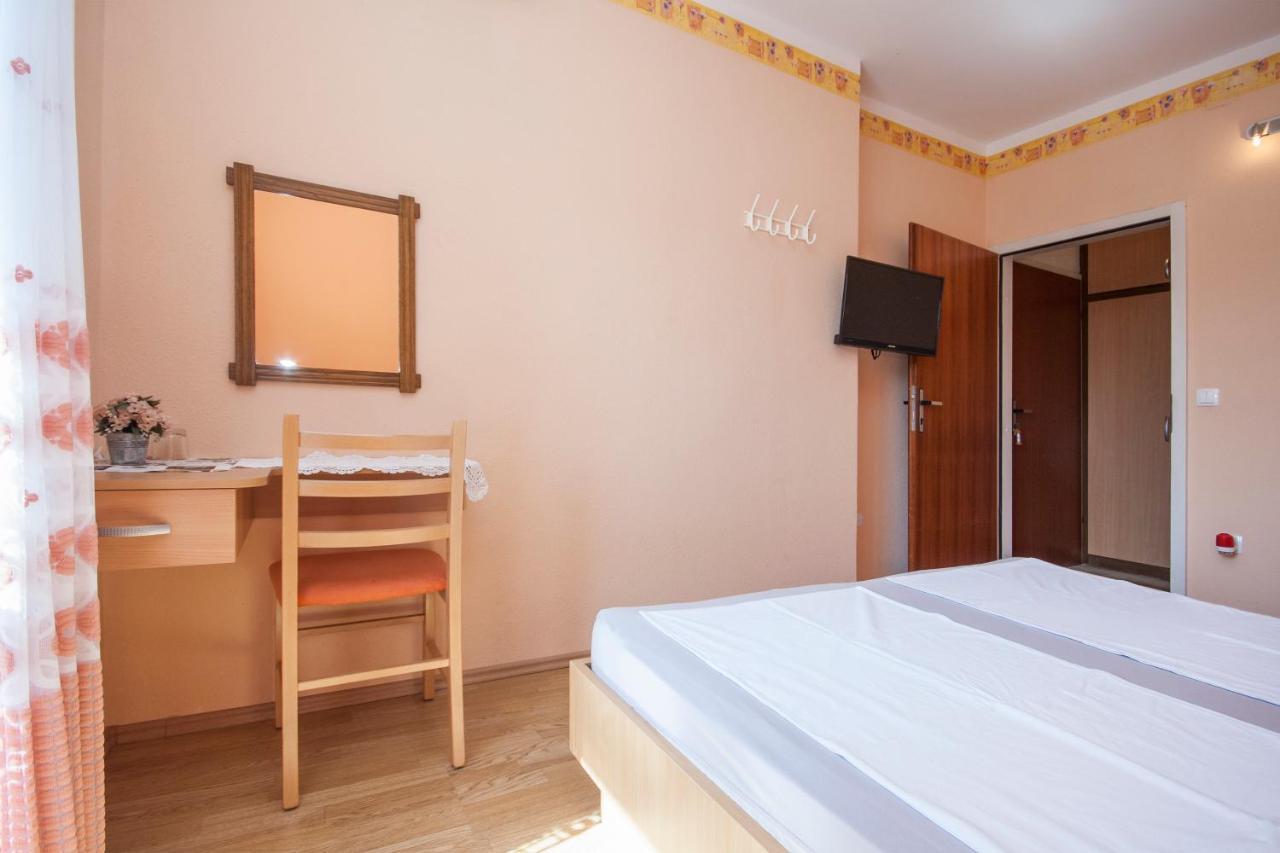 Villa Daniela Brodarica  Extérieur photo