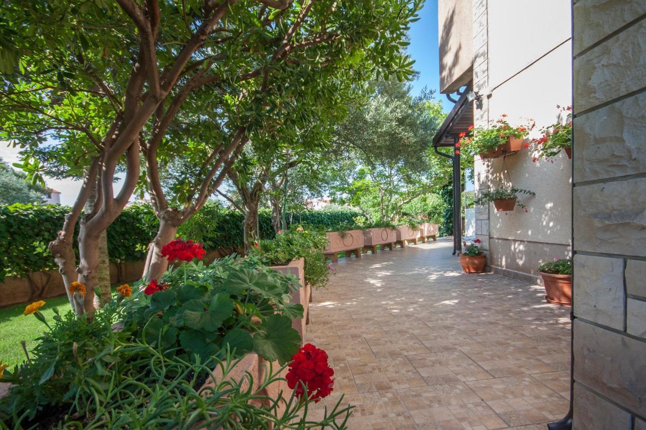 Villa Daniela Brodarica  Extérieur photo
